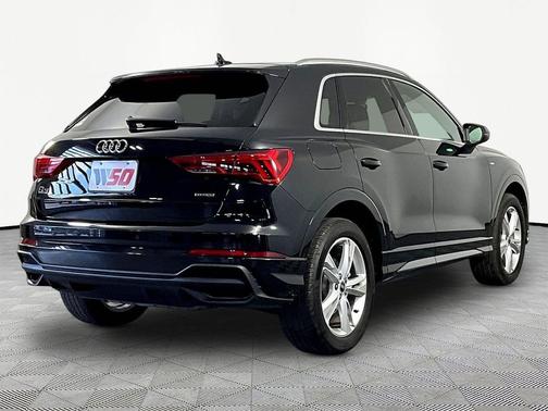 Mythos Black Metallic 2024 Audi Q3 Premium 45 TFSI S line quattro Tiptronic