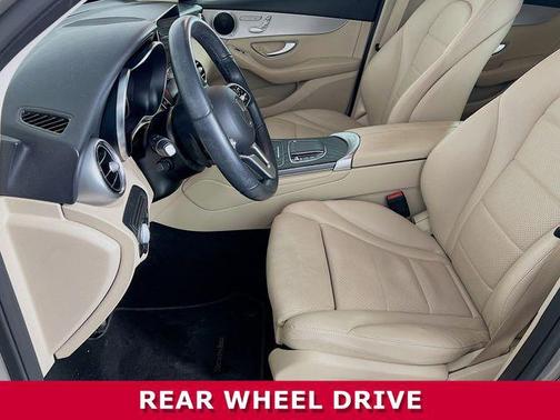 10.25' Center Display 2022 Mercedes-Benz GLC 300 Base