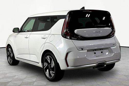 Snow White Pearl 2023 Kia Soul GT-Line