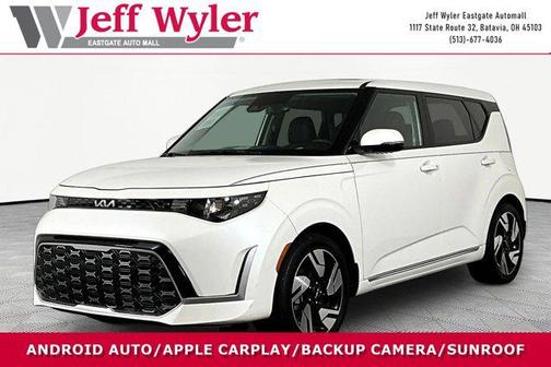 Snow White Pearl 2023 Kia Soul GT-Line