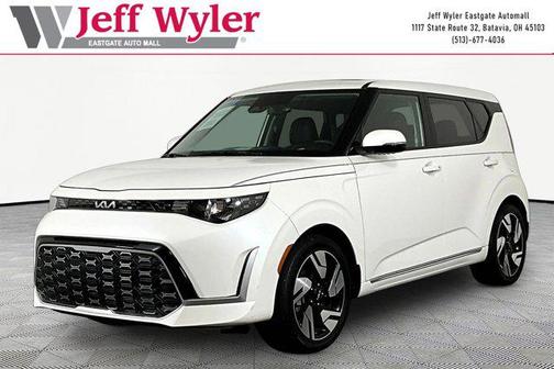 Snow White Pearl 2023 Kia Soul GT-Line