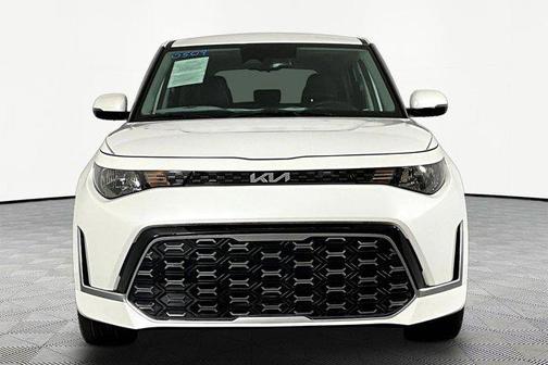 Snow White Pearl 2023 Kia Soul GT-Line