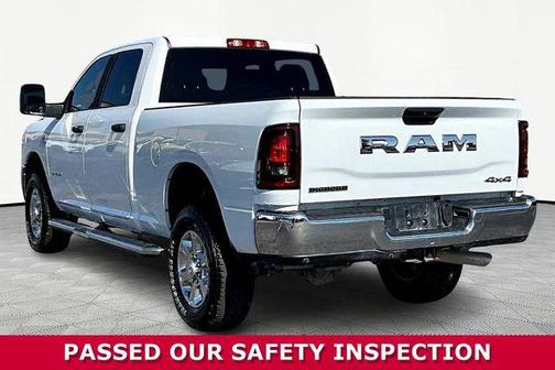 Bright White Clearcoat 2025 RAM 2500 Big Horn Crew Cab 4x4 6'4' Box