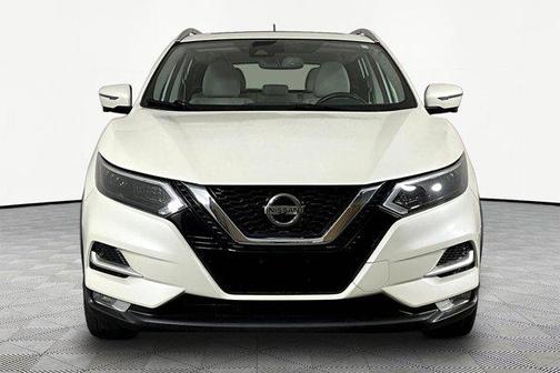 Pearl White Tricoat 2021 Nissan Rogue Sport SL