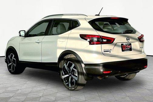 Pearl White Tricoat 2021 Nissan Rogue Sport SL