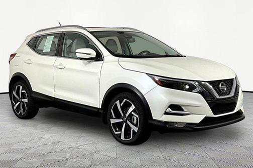Pearl White Tricoat 2021 Nissan Rogue Sport SL