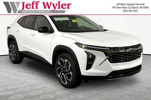 Summit White 2026 Chevrolet Trax FWD 2RS