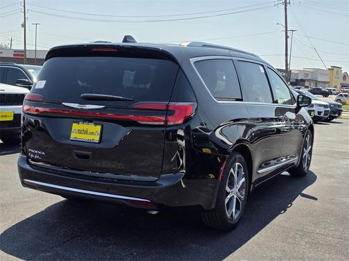 2026 Chrysler Pacifica Pinnacle