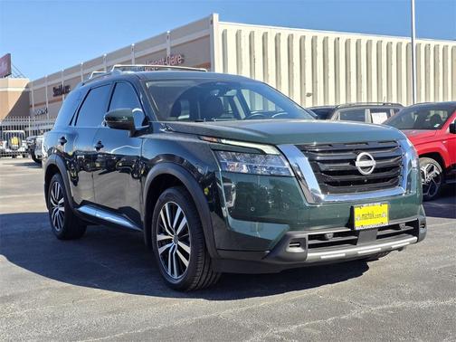2024 Nissan Pathfinder Platinum