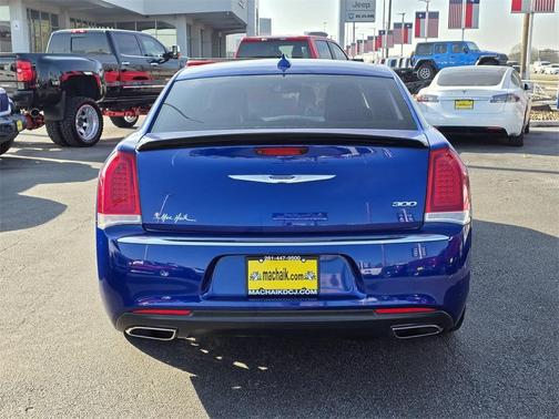 2019 Chrysler 300 Touring