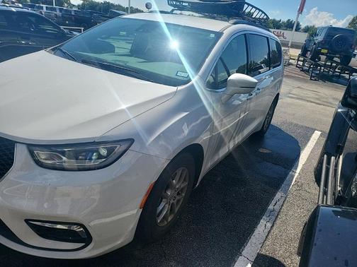 2022 Chrysler Pacifica Touring