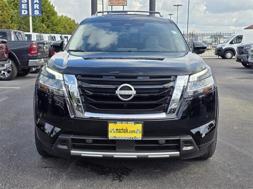2024 Nissan Pathfinder SL