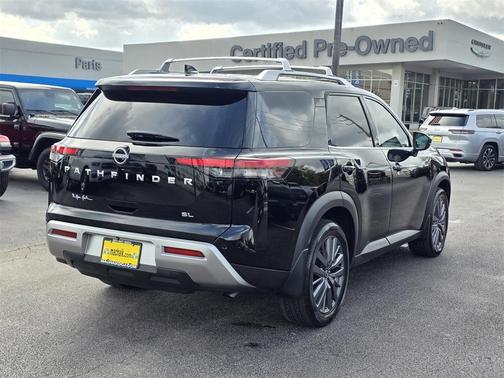 2024 Nissan Pathfinder SL