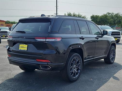 2025 Jeep Grand Cherokee Summit