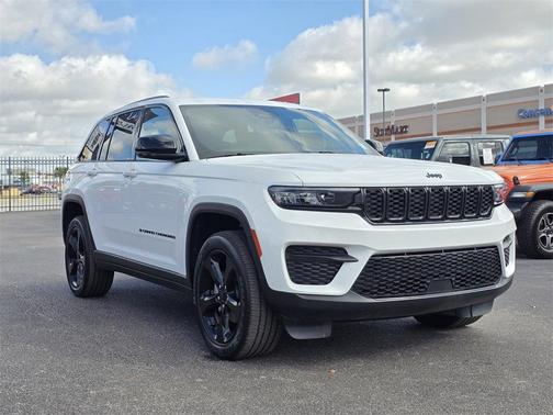 2023 Jeep Grand Cherokee Altitude