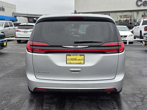 2024 Chrysler Pacifica Touring-L
