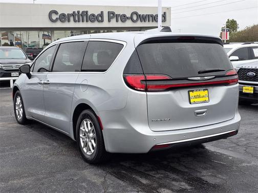2024 Chrysler Pacifica Touring-L