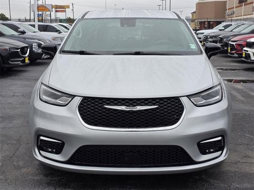 2024 Chrysler Pacifica Touring-L