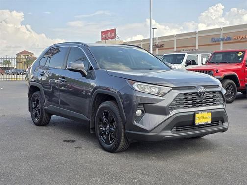 2020 Toyota RAV4 XLE