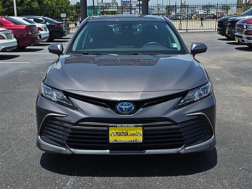 2022 Toyota Camry Hybrid LE