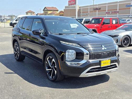 2023 Mitsubishi Outlander SE Special Edition