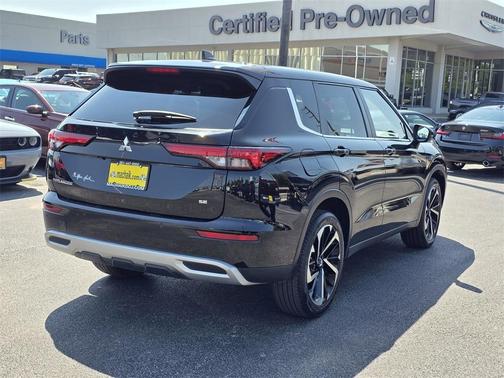 2023 Mitsubishi Outlander SE Special Edition