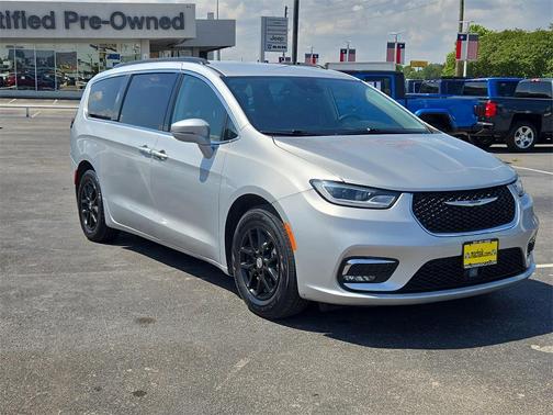 2022 Chrysler Pacifica Touring-L
