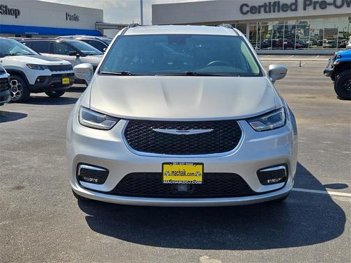 2022 Chrysler Pacifica Touring-L