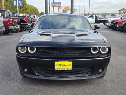 2022 Dodge Challenger SXT