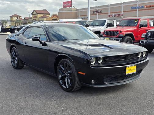 2022 Dodge Challenger SXT