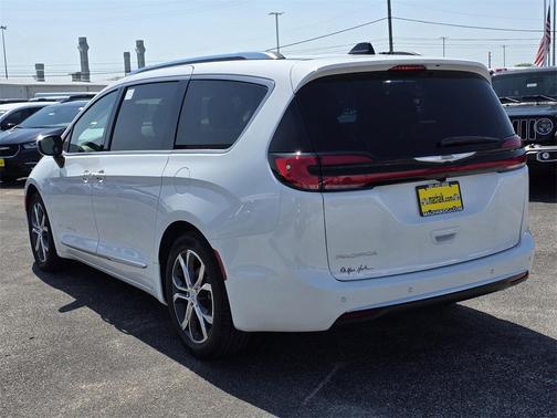 2026 Chrysler Pacifica Pinnacle