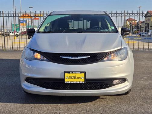 2024 Chrysler Voyager LX