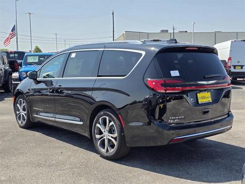 2026 Chrysler Pacifica Pinnacle