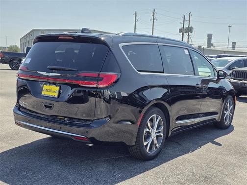 2026 Chrysler Pacifica Pinnacle