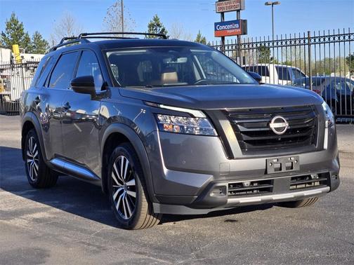 2023 Nissan Pathfinder Platinum