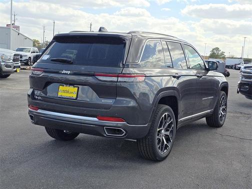 2025 Jeep Grand Cherokee Summit