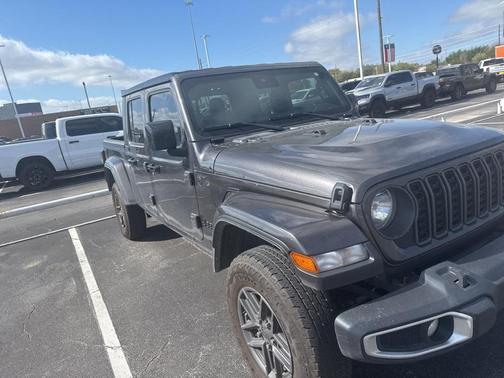 2024 Jeep Gladiator Sport