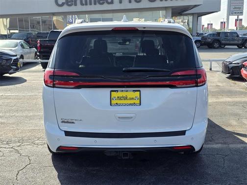 2021 Chrysler Pacifica Touring-L