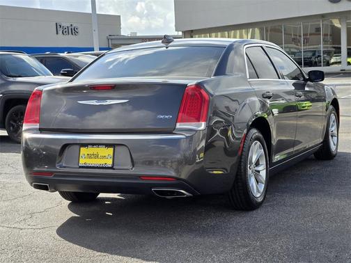 2023 Chrysler 300 Touring