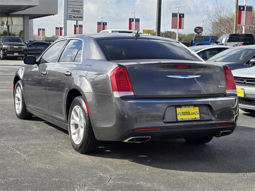 2023 Chrysler 300 Touring