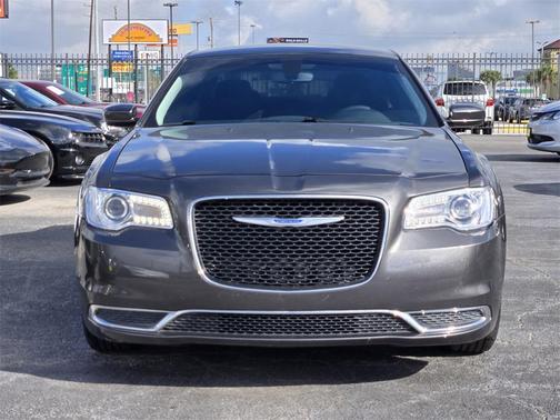 2023 Chrysler 300 Touring
