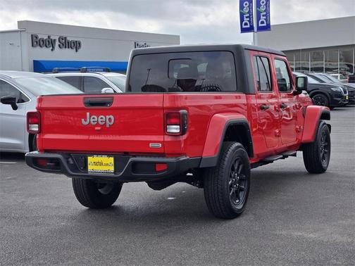 2023 Jeep Gladiator Overland