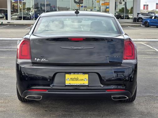 2023 Chrysler 300 Touring L