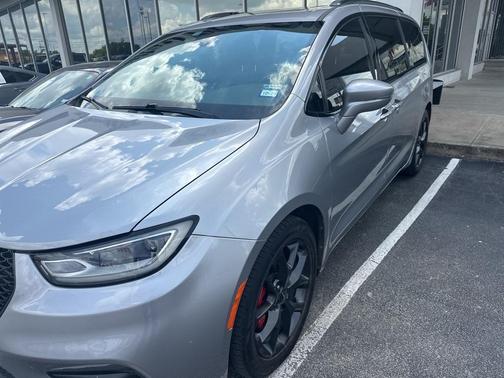 2021 Chrysler Pacifica Touring
