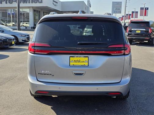 2021 Chrysler Pacifica Touring