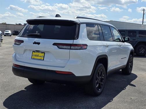 2025 Jeep Grand Cherokee L Laredo