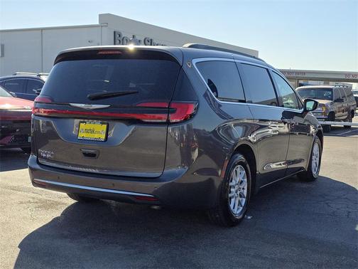 2022 Chrysler Pacifica Touring-L