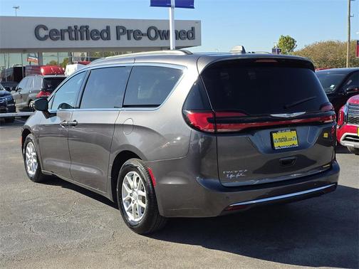 2022 Chrysler Pacifica Touring-L