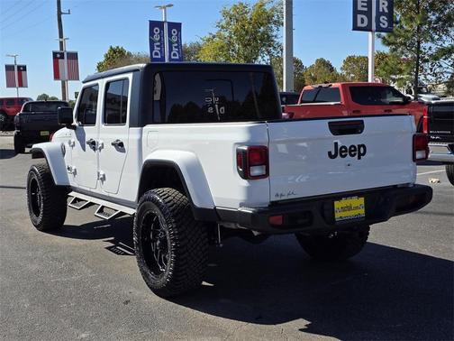 2024 Jeep Gladiator Sport