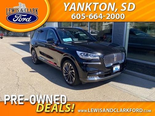 Photo 4 of 19 of 2021 Lincoln Aviator Reserve AWD